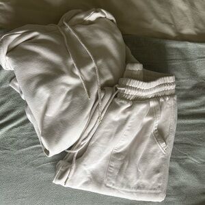 Universal Thread Sweat Set